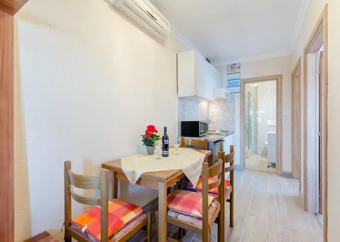 Fidelis - One Bedroom With Terrace And Garden View 3 * Trogir