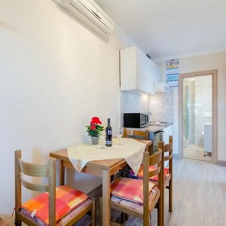 Fidelis - One Bedroom With Terrace And Garden View 3 * Trogir