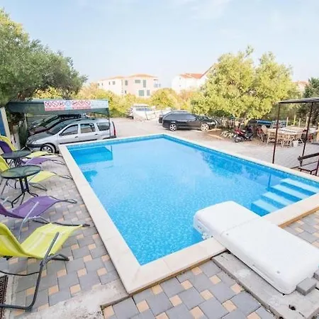 Fidelis - One Bedroom With Terrace And Garden View 3