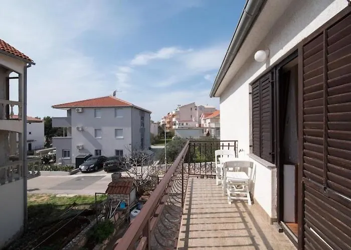 Lägenhet Fidelis - One Bedroom With Terrace And Garden View 3