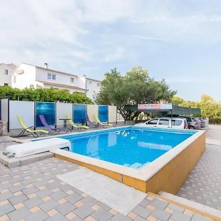 Fidelis - One Bedroom With Terrace And Garden View 3